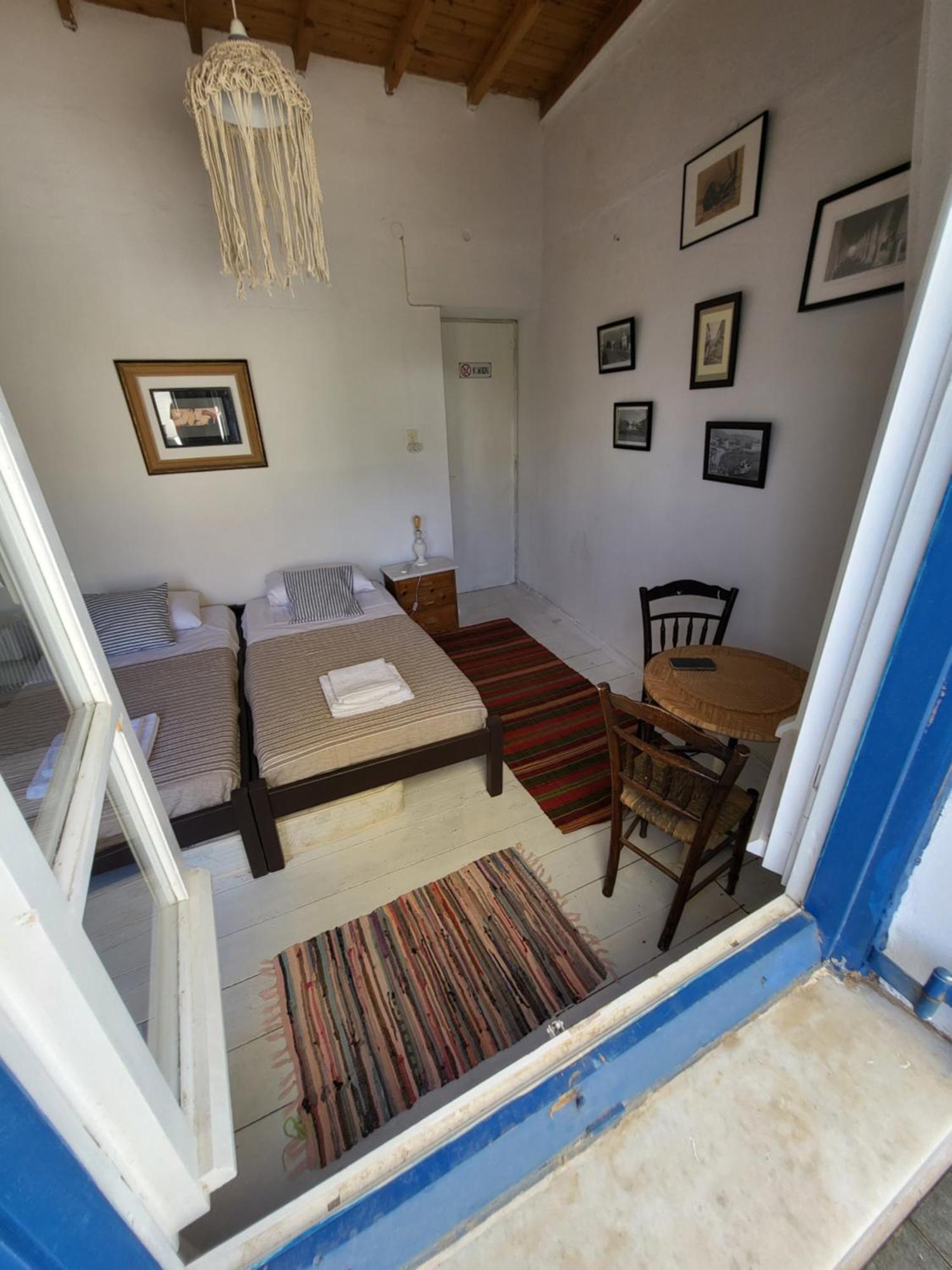 Manolia House