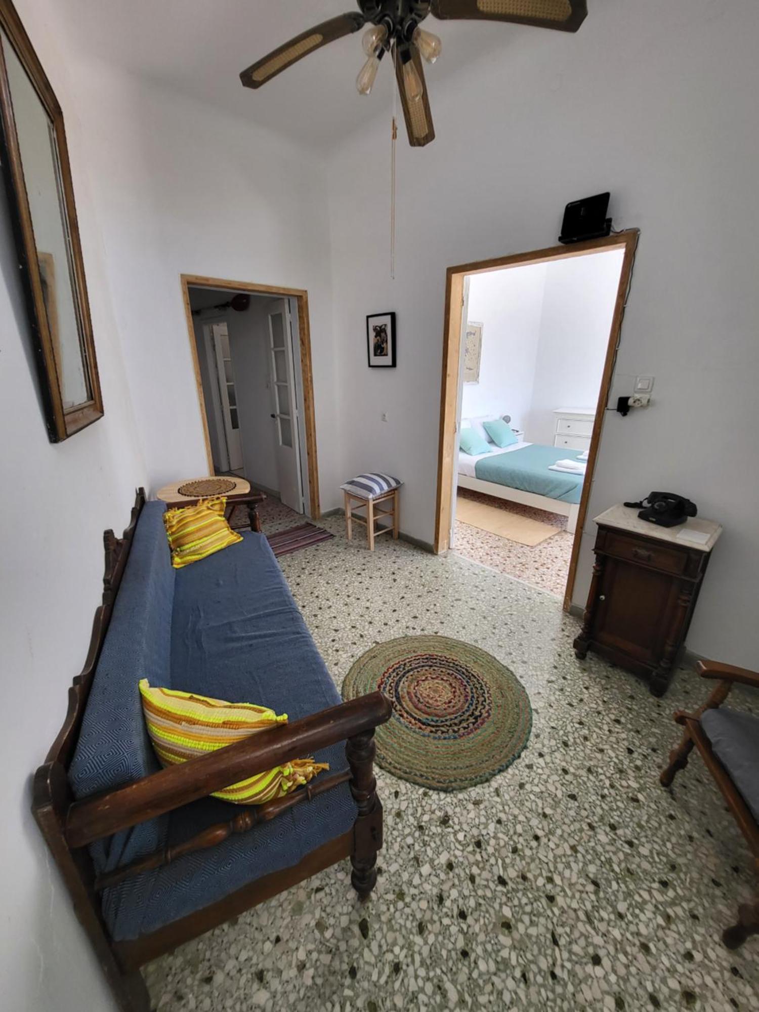 Manolia House